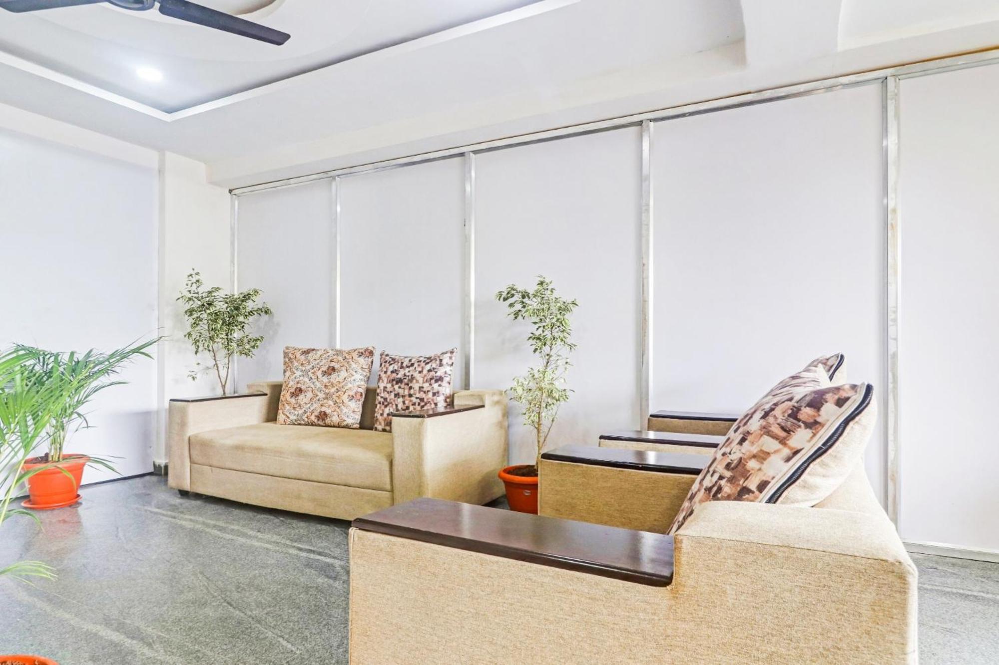 Hotel O Sri Navya Grand Near Nexus 海得拉巴 外观 照片